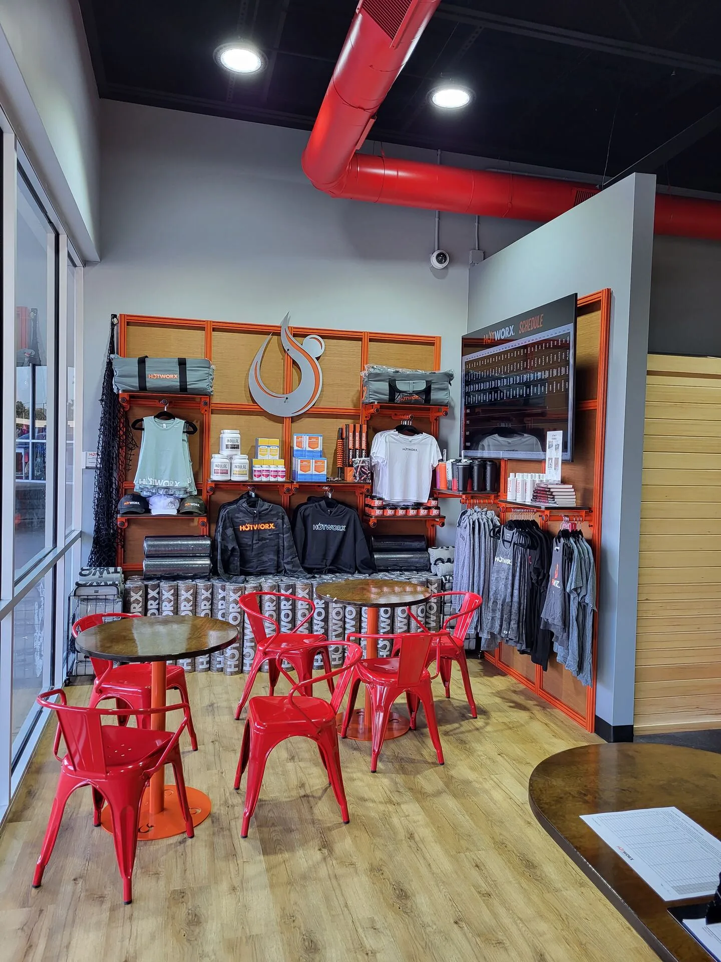 Hotworx fitness franchise interior — retail buildout by PCS Builder