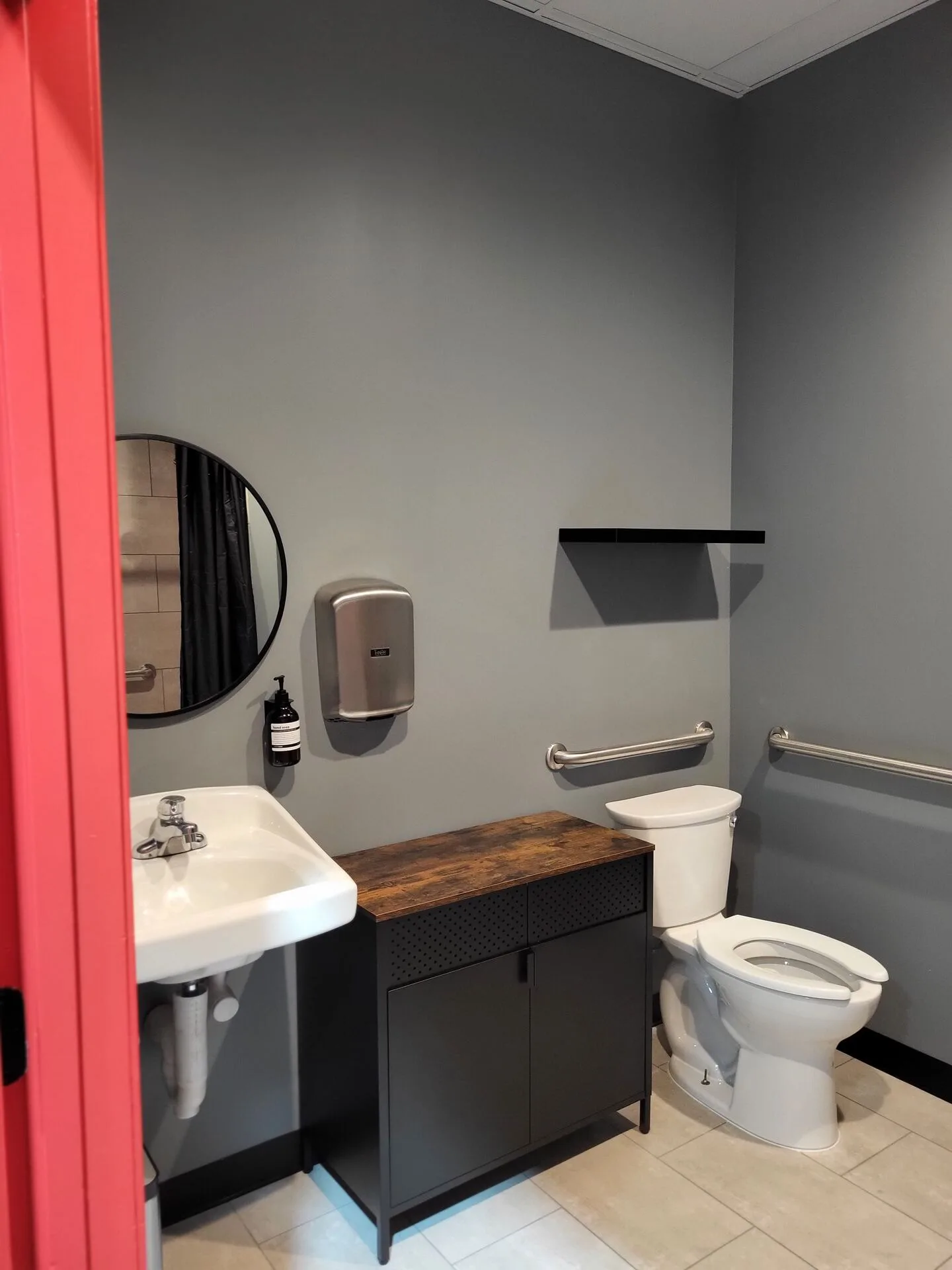 Hotworx interior overview — full buildout